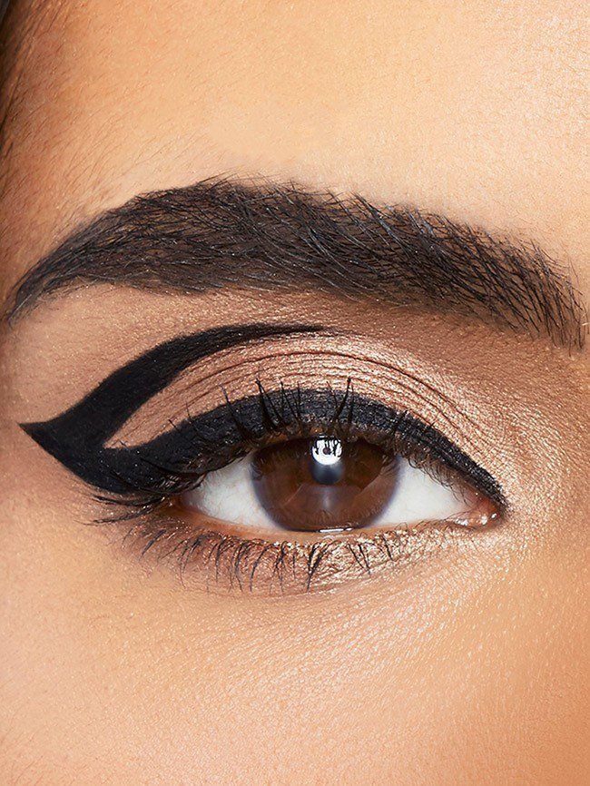 Exemplo de eyeliner gallery graphic arrow com produtos maybelline