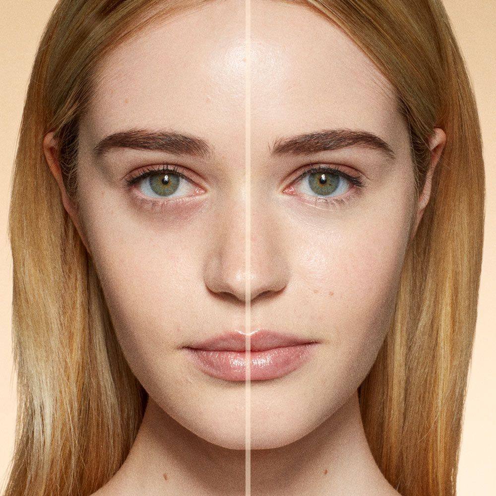 Rosto de mulher antes e depois de utilizar corretor maybelline