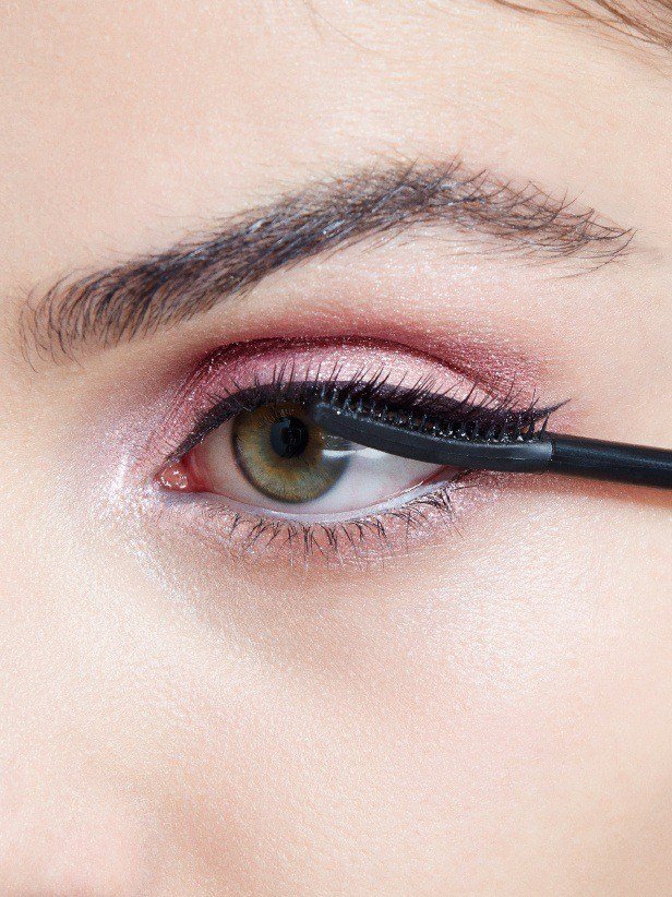 maybellline falsies angel mascara day look step 3 3x4