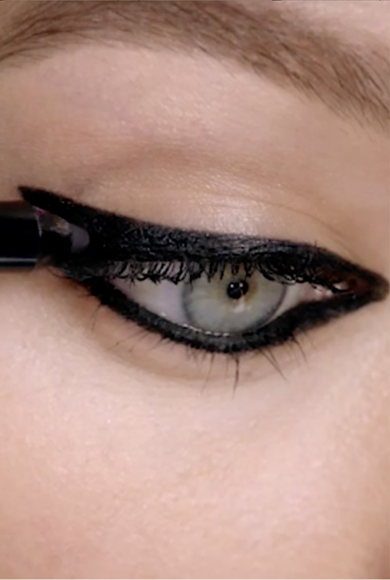 Application macro Tattoo liner gel pencil
