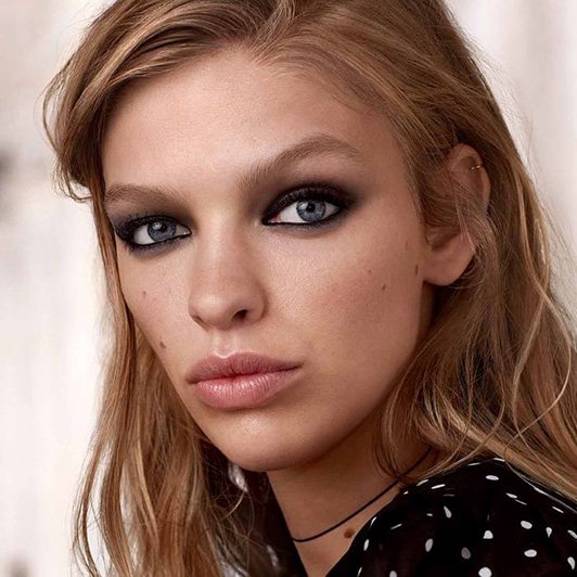 Maybelline Model wearing TattooLiner Smokey Gel Pencil