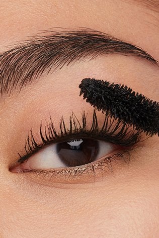 Application macro lightskin tone Product Info Colossal36h