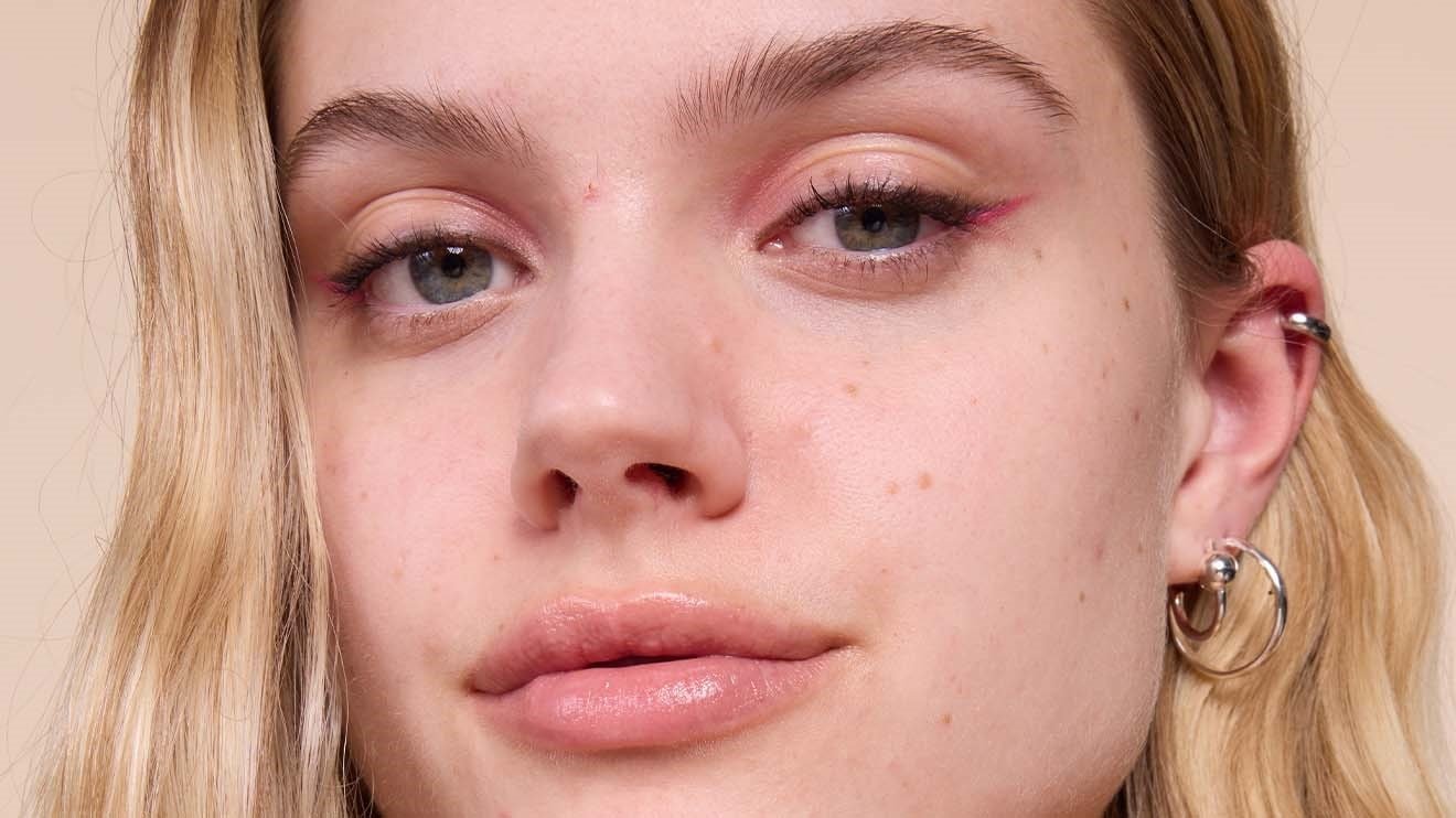 Maybelline-lifter-concealer-pdp-15-41554099171-model-before